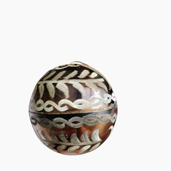 Vintage Hand Engraved Metallic Christmas Ornament With Leaf Design Gold Bronze - Picture 7 of 15